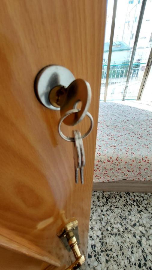 Central Accommodation Alicante Esterno foto